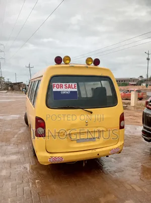 Hyundai H-100 2004 Yellow