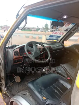 Hyundai H-100 2004 Yellow