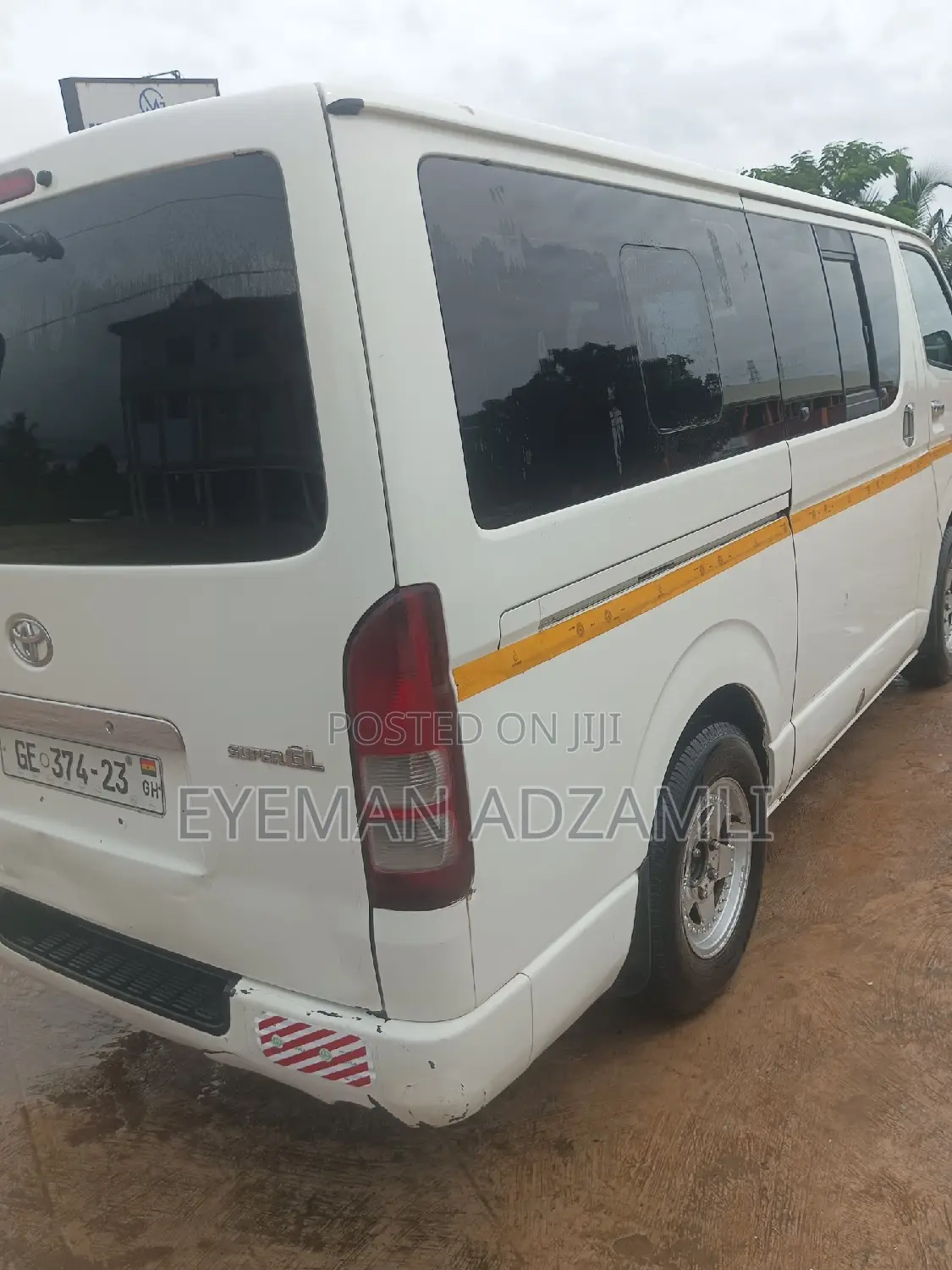 Toyota HiAce 2012 White