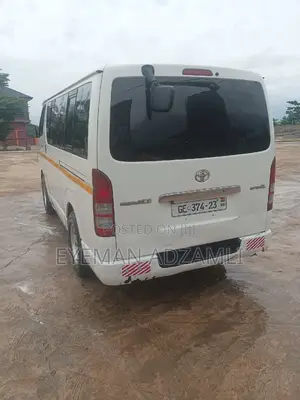 Toyota HiAce 2012 White