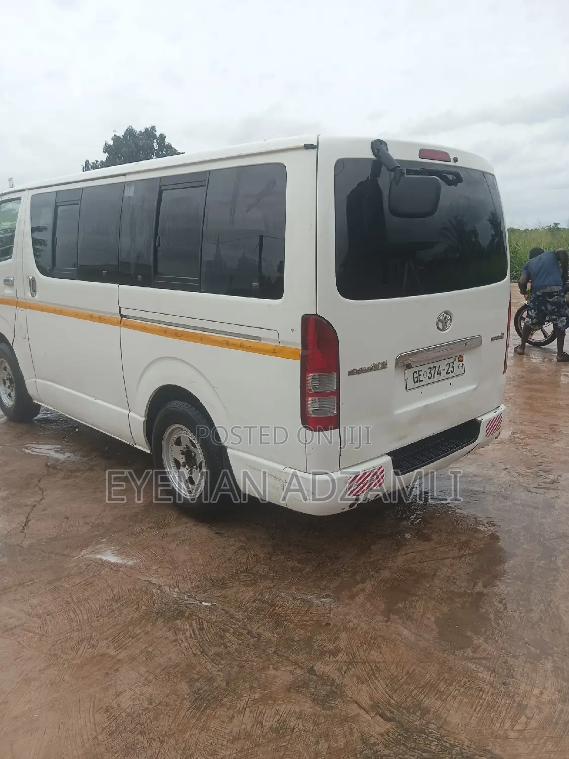 Toyota HiAce 2012 White