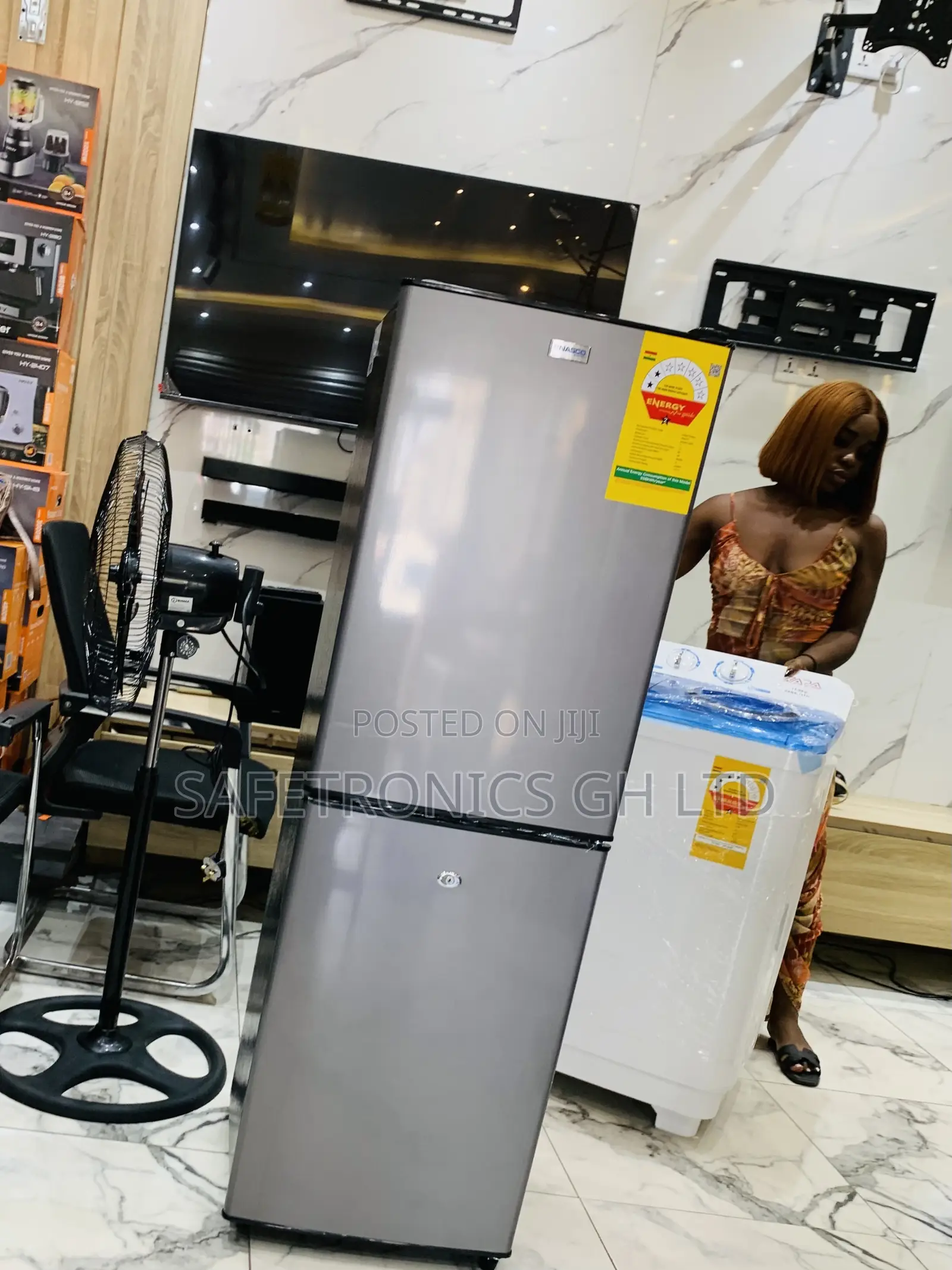 Purchase Neat Nasco Nasd2-20fl Is a 158-Litre Double-Door Refrigerator