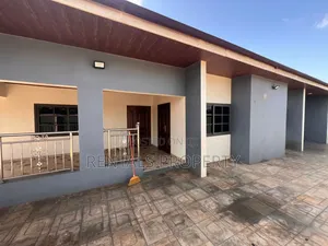 4bdrm House in Madina, Estate for rent