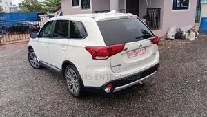 Mitsubishi Outlander SEL AWC 2018 White