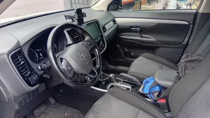 Mitsubishi Outlander SEL AWC 2018 White