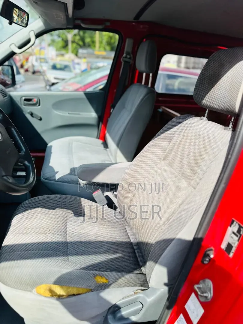 Toyota HiAce 2007 Red