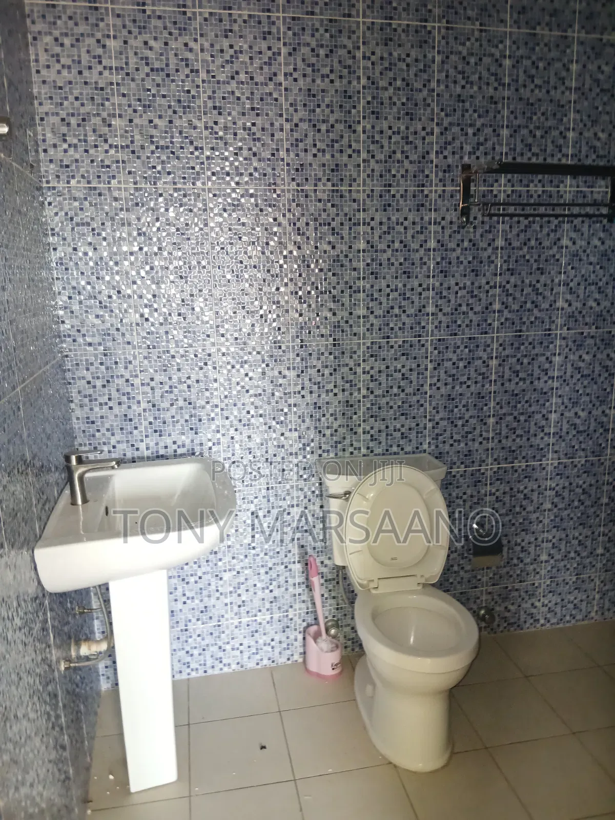 5bdrm House in Westlegon, Police Station for rent
