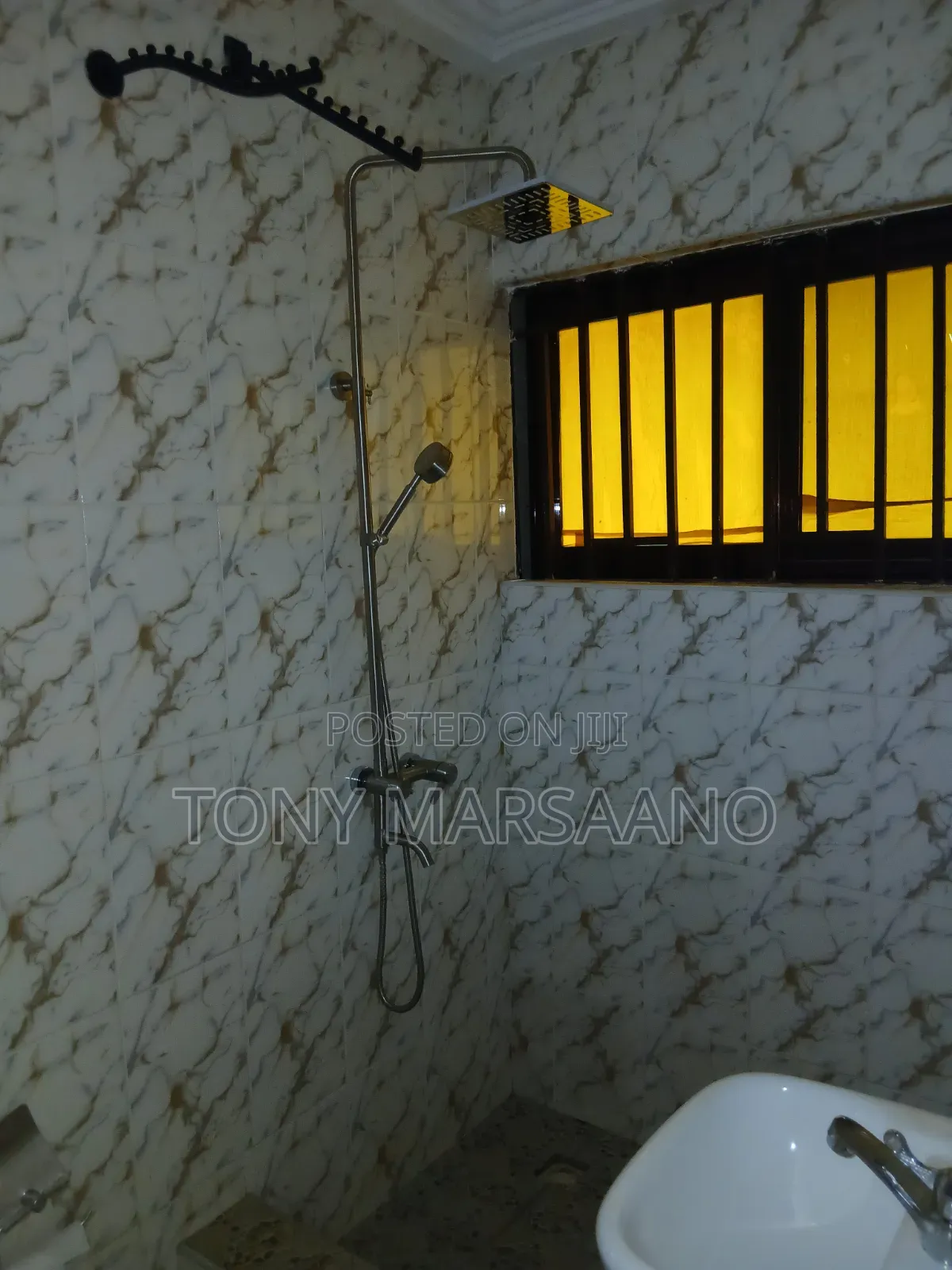 5bdrm House in Westlegon, Police Station for rent
