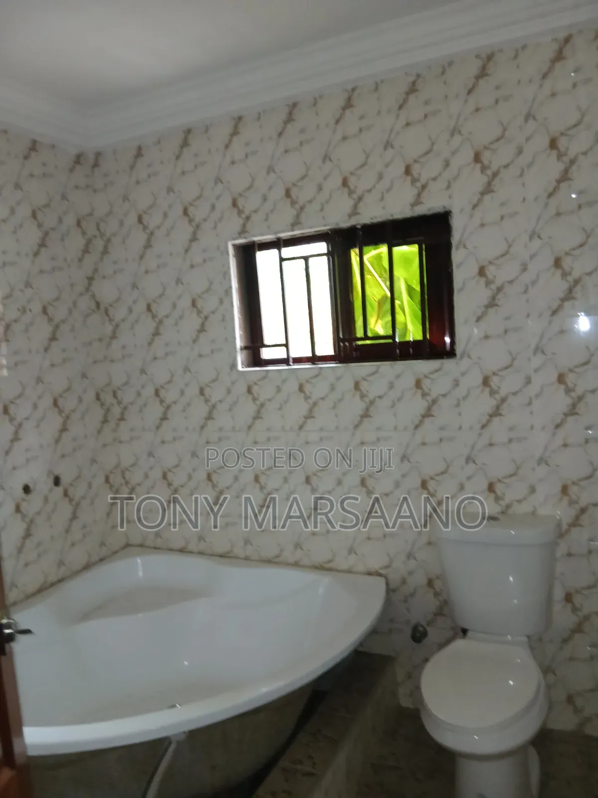 5bdrm House in Westlegon, Police Station for rent