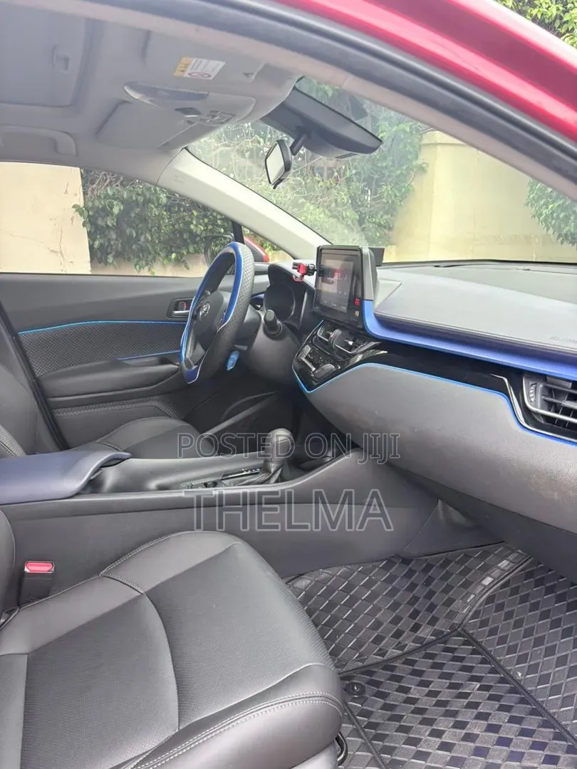 Toyota C-HR 2022 Red
