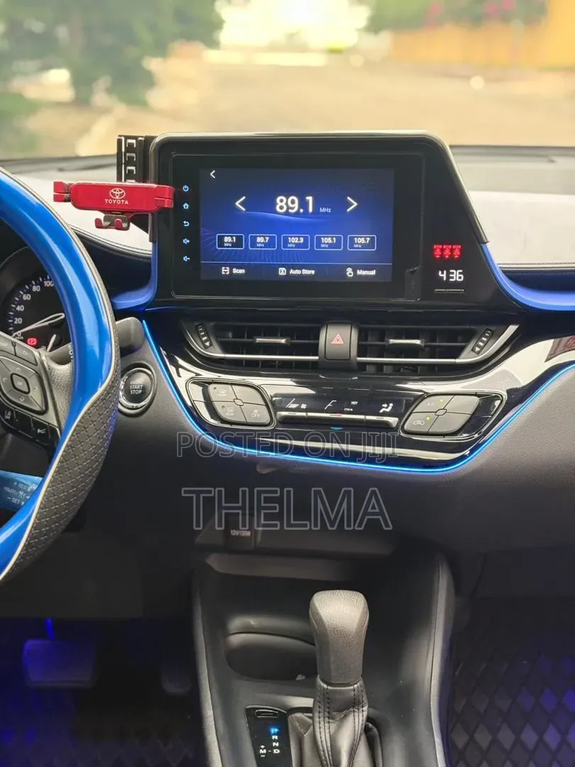 Toyota C-HR 2022 Red