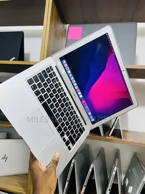 Laptop Apple MacBook Air 2017 8GB Intel Core i5 SSD 256GB