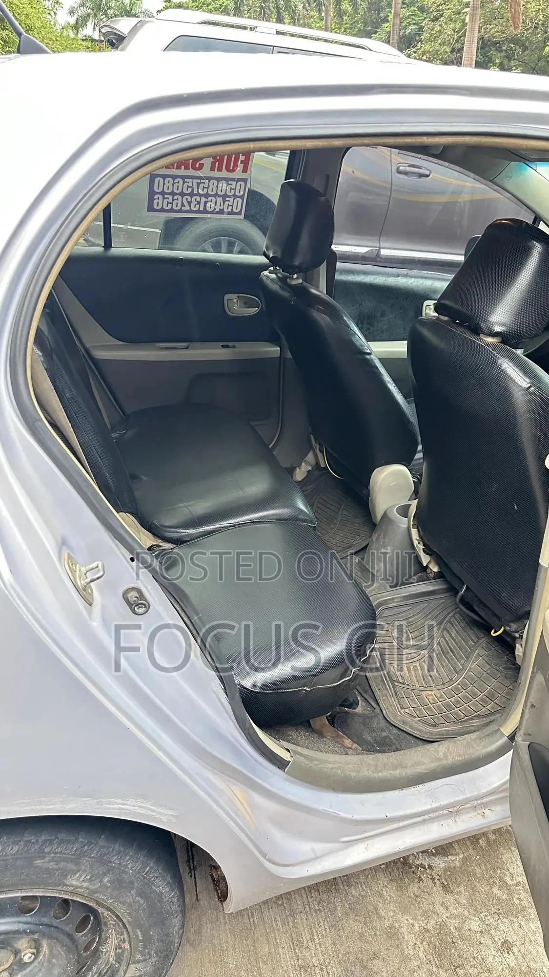 Toyota Vitz 1.3 AWD 5dr 2010 Gray