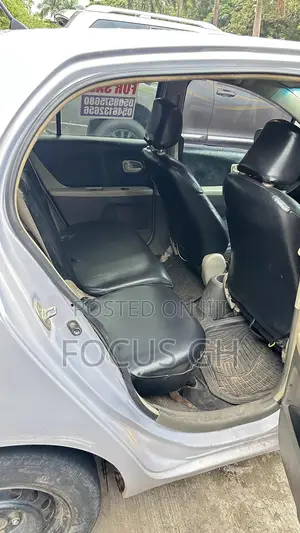 Toyota Vitz 1.3 AWD 5dr 2010 Gray