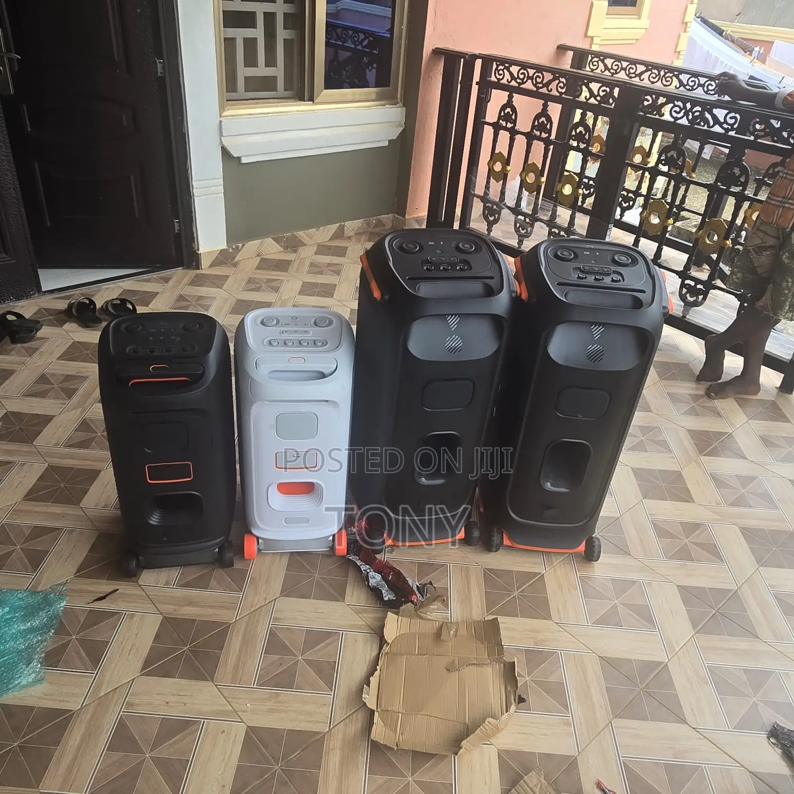 JBL Party Box 320, Party Box 710