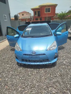 Toyota Aqua 2013 Blue
