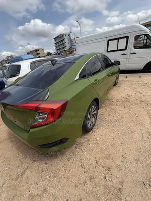Honda Civic Sport Hatchback 2018 Green