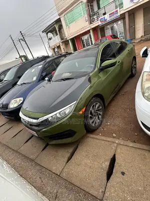 Honda Civic Sport Hatchback 2018 Green