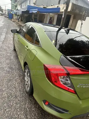 Honda Civic Sport Hatchback 2018 Green