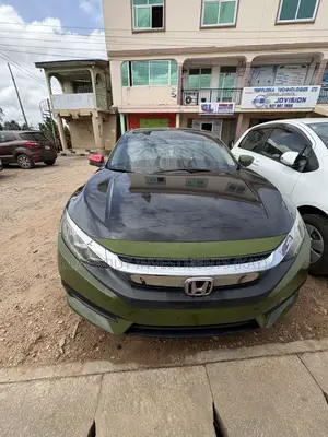 Honda Civic Sport Hatchback 2018 Green