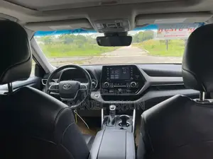Toyota Highlander 2022 Black