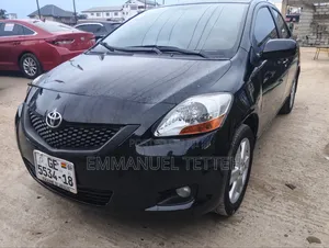 Toyota Yaris Base Sedan 4dr 2010 Black