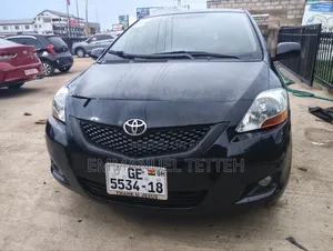Toyota Yaris Base Sedan 4dr 2010 Black