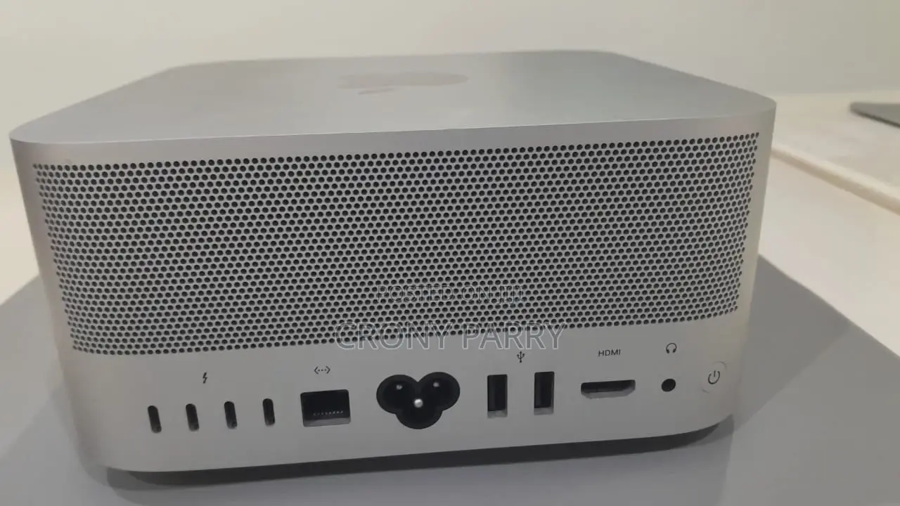 New Desktop Computer Apple Mac Studio M2 Max 32GB Apple M2 SSD 512GB