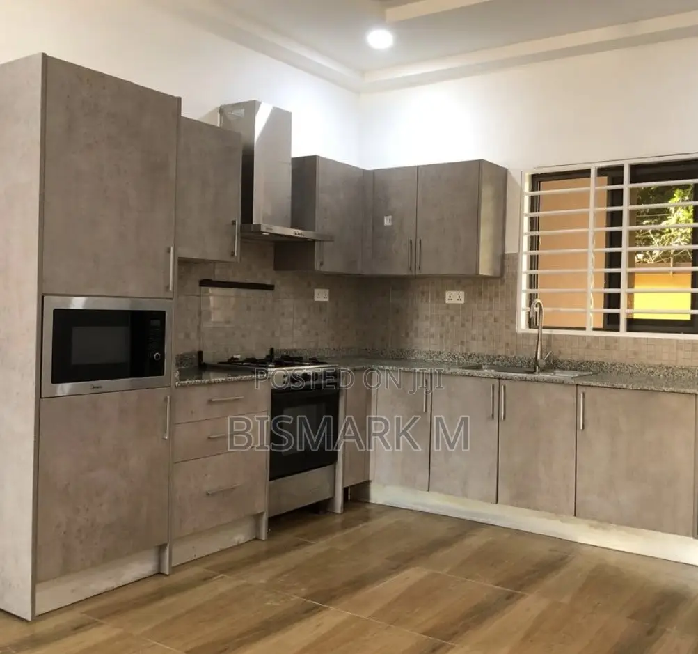 4bdrm House in East Legon for rent