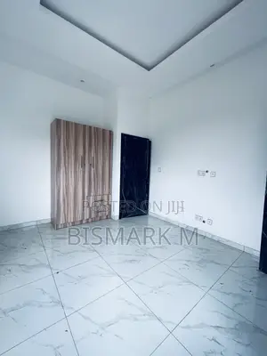 2bdrm House in School Junction., Ashaley Botwe for rent
