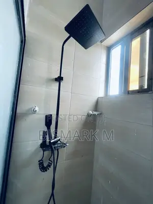 2bdrm House in School Junction., Ashaley Botwe for rent