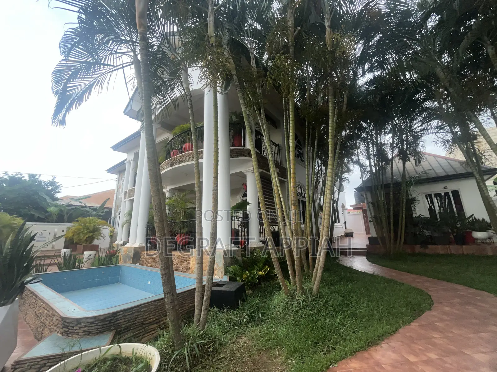 Furnished 7bdrm House in Santasi Kotwi, Kumasi Metropolitan for sale