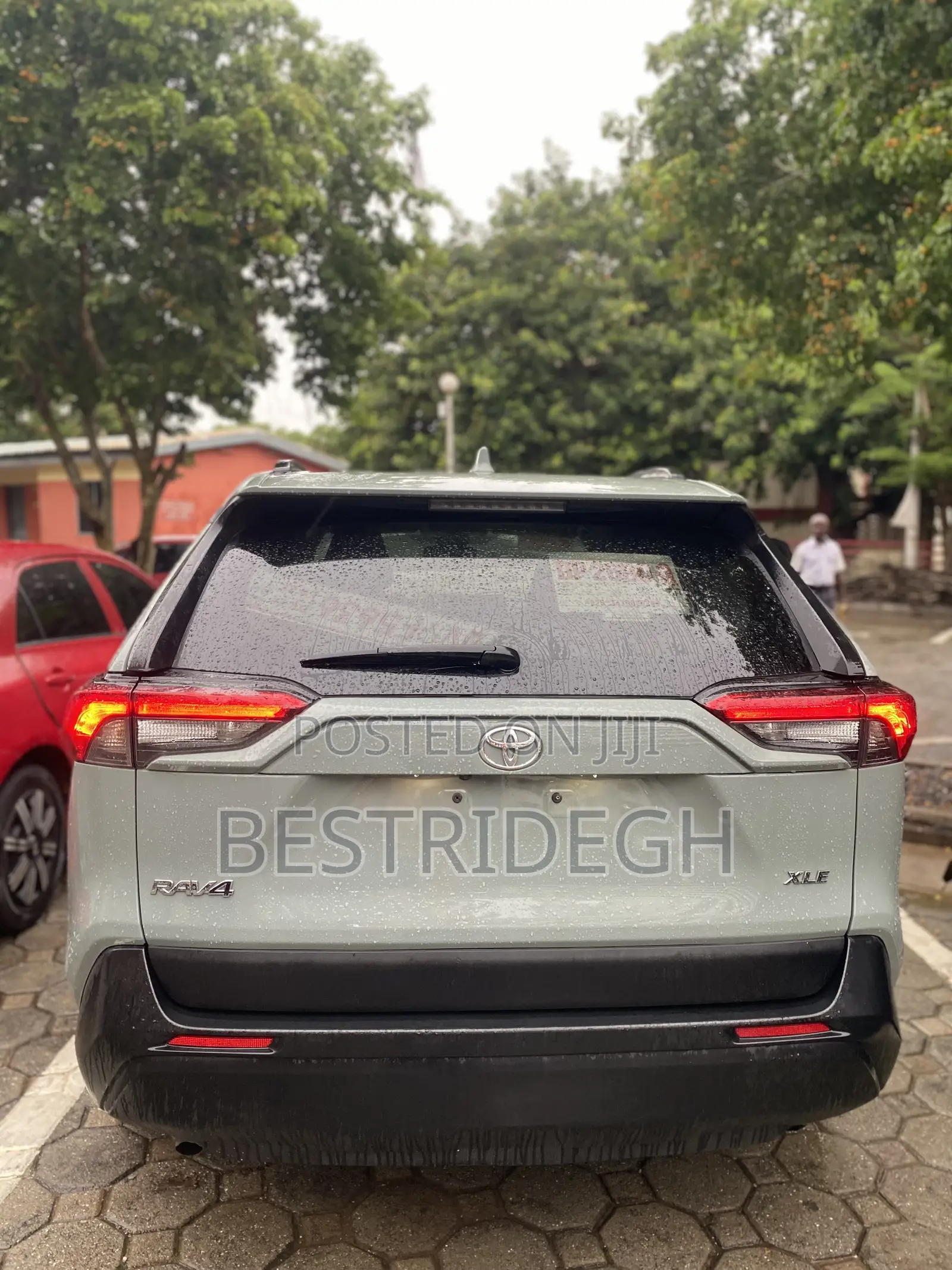 Toyota RAV4 XLE 2021