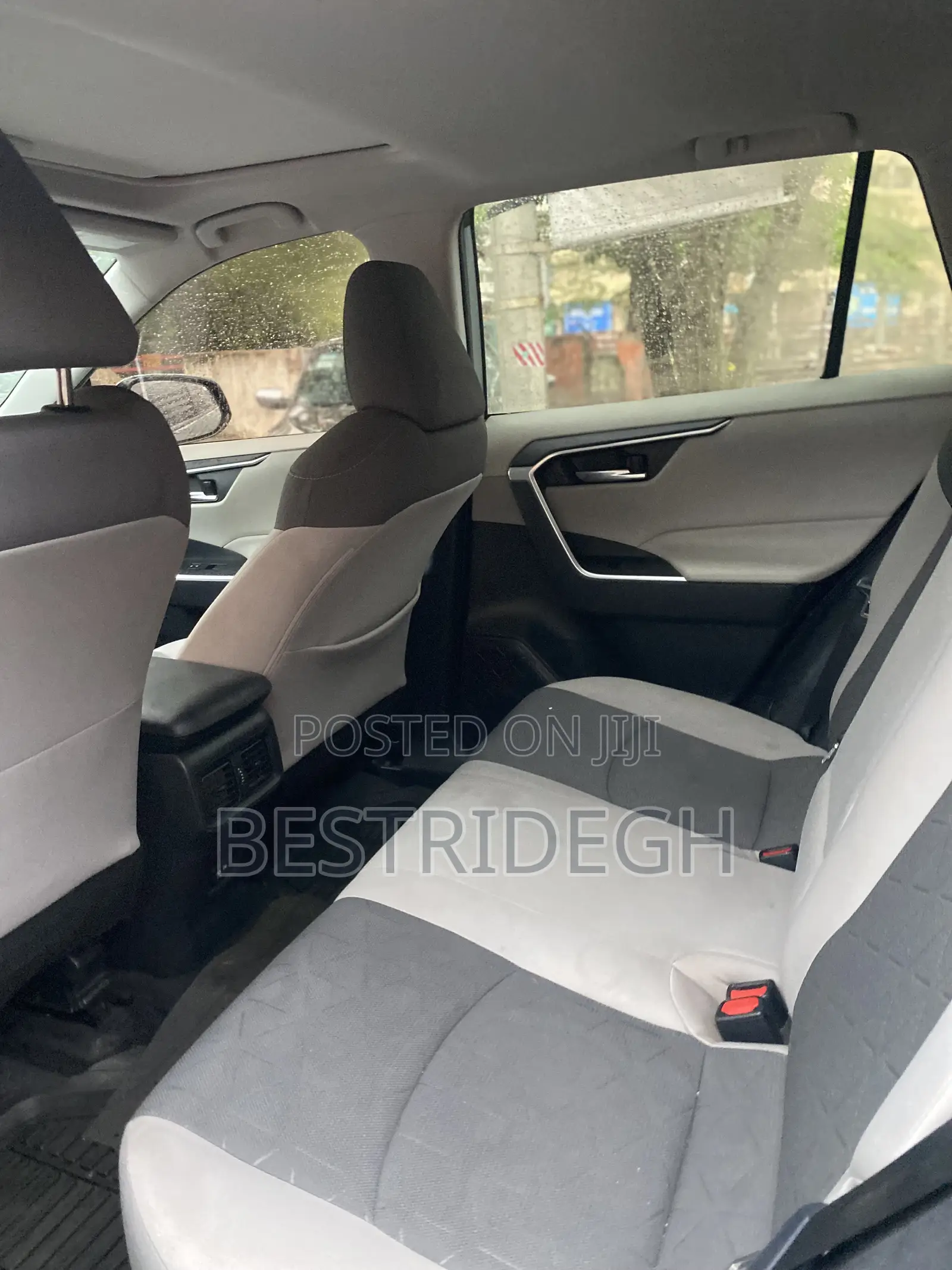Toyota RAV4 XLE 2021