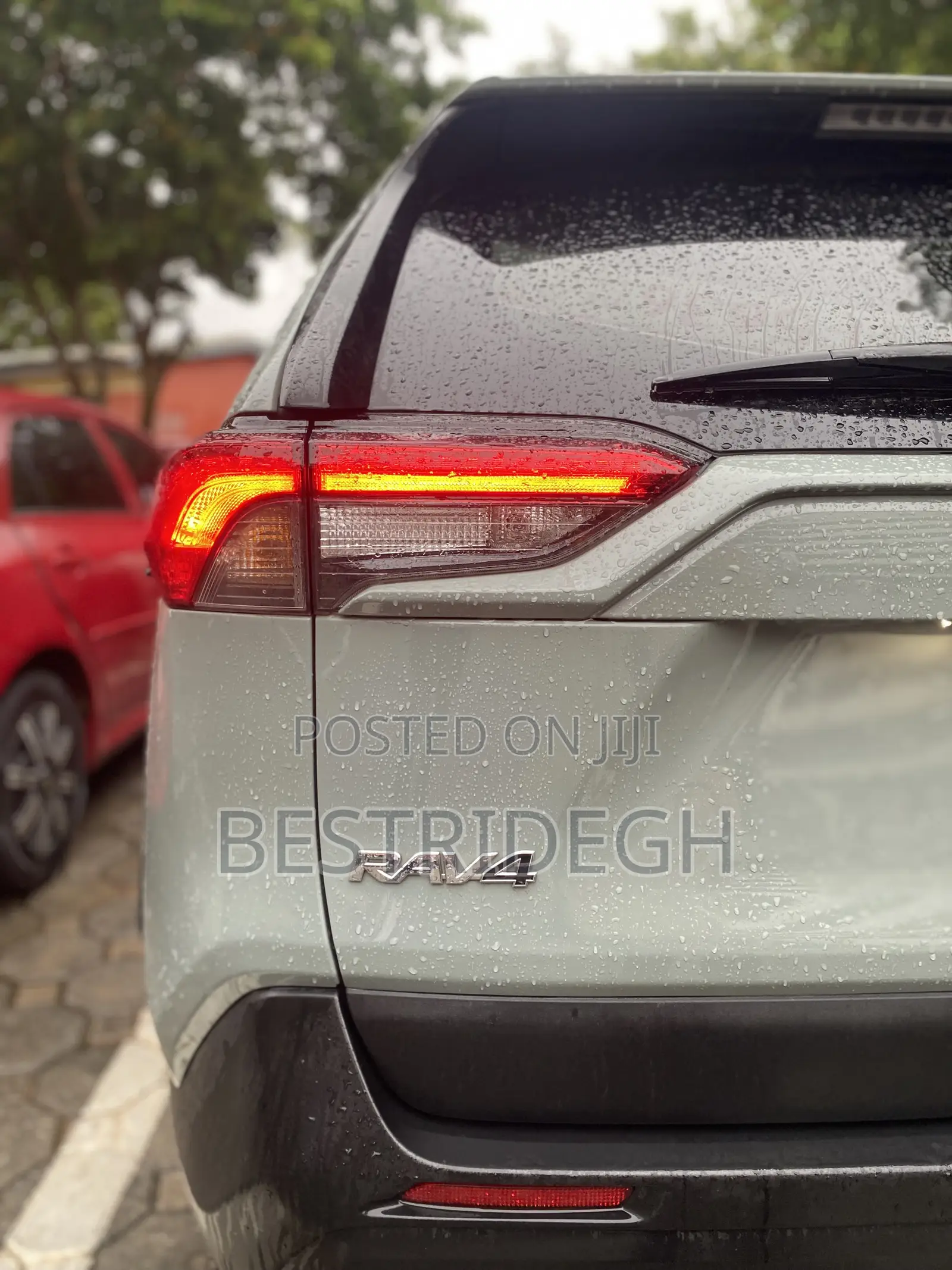 Toyota RAV4 XLE 2021