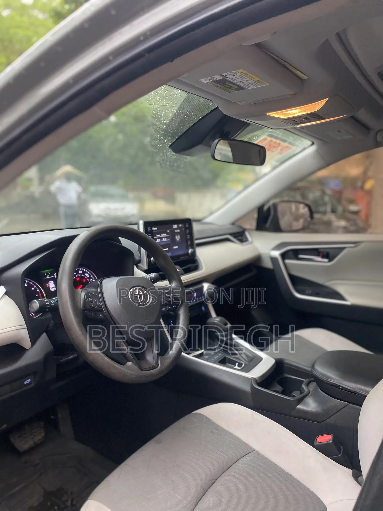Toyota RAV4 XLE 2021
