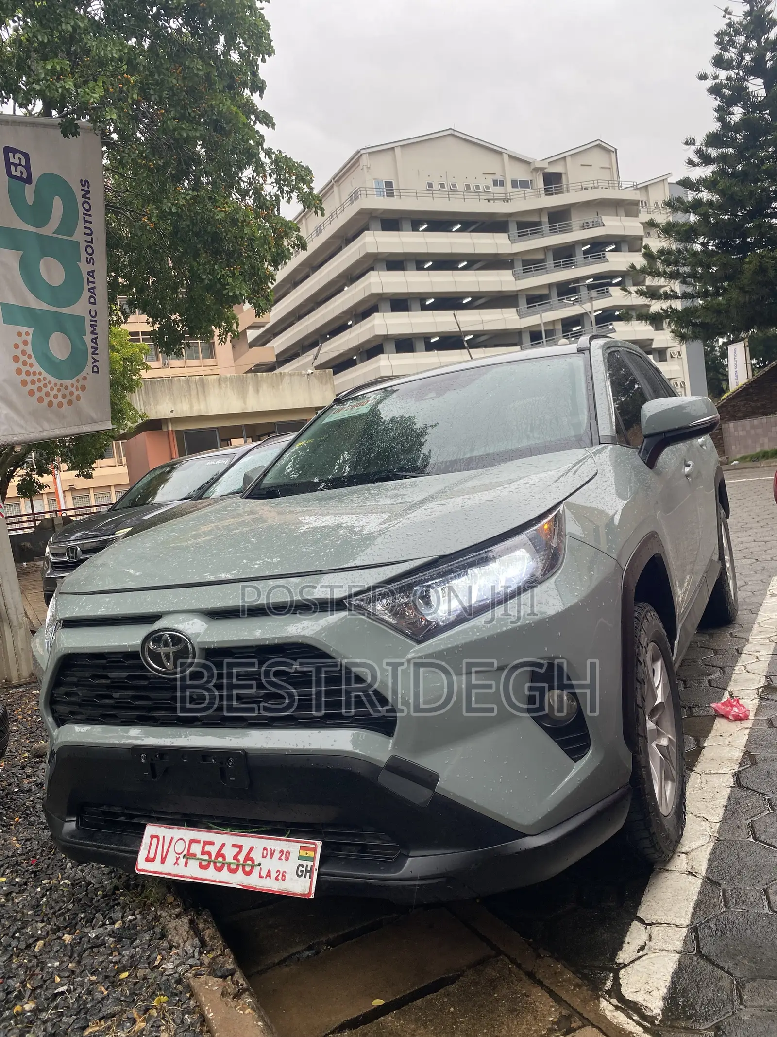Toyota RAV4 XLE 2021
