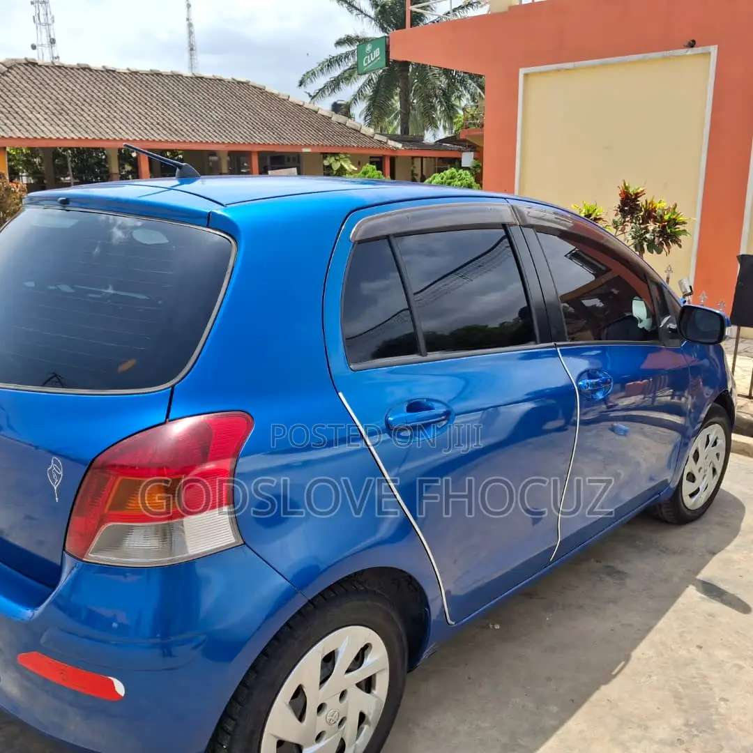 Toyota Vitz 2010 Blue