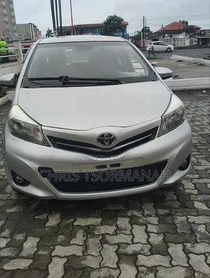 Toyota Yaris LE Hatchback 3dr 2014 Silver