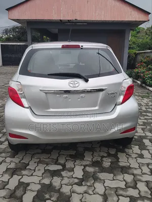 Toyota Yaris LE Hatchback 3dr 2014 Silver
