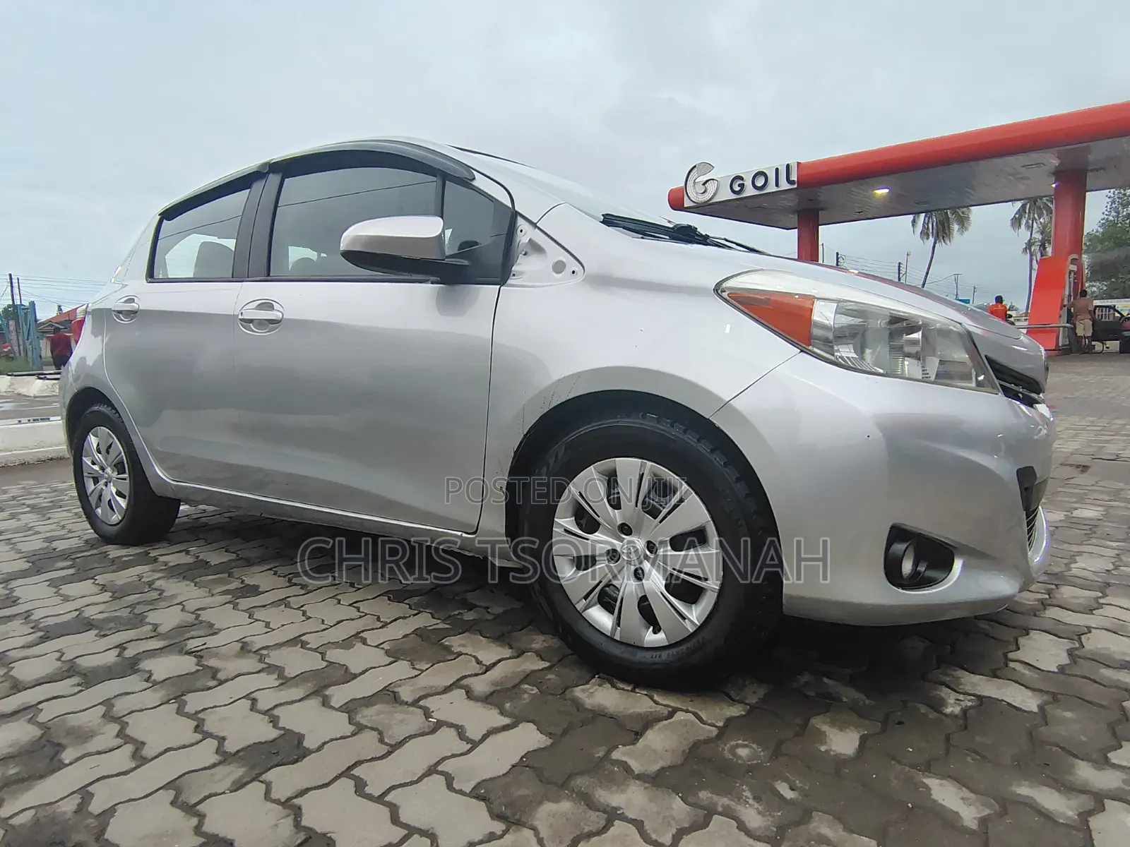 Toyota Yaris LE Hatchback 3dr 2014 Silver
