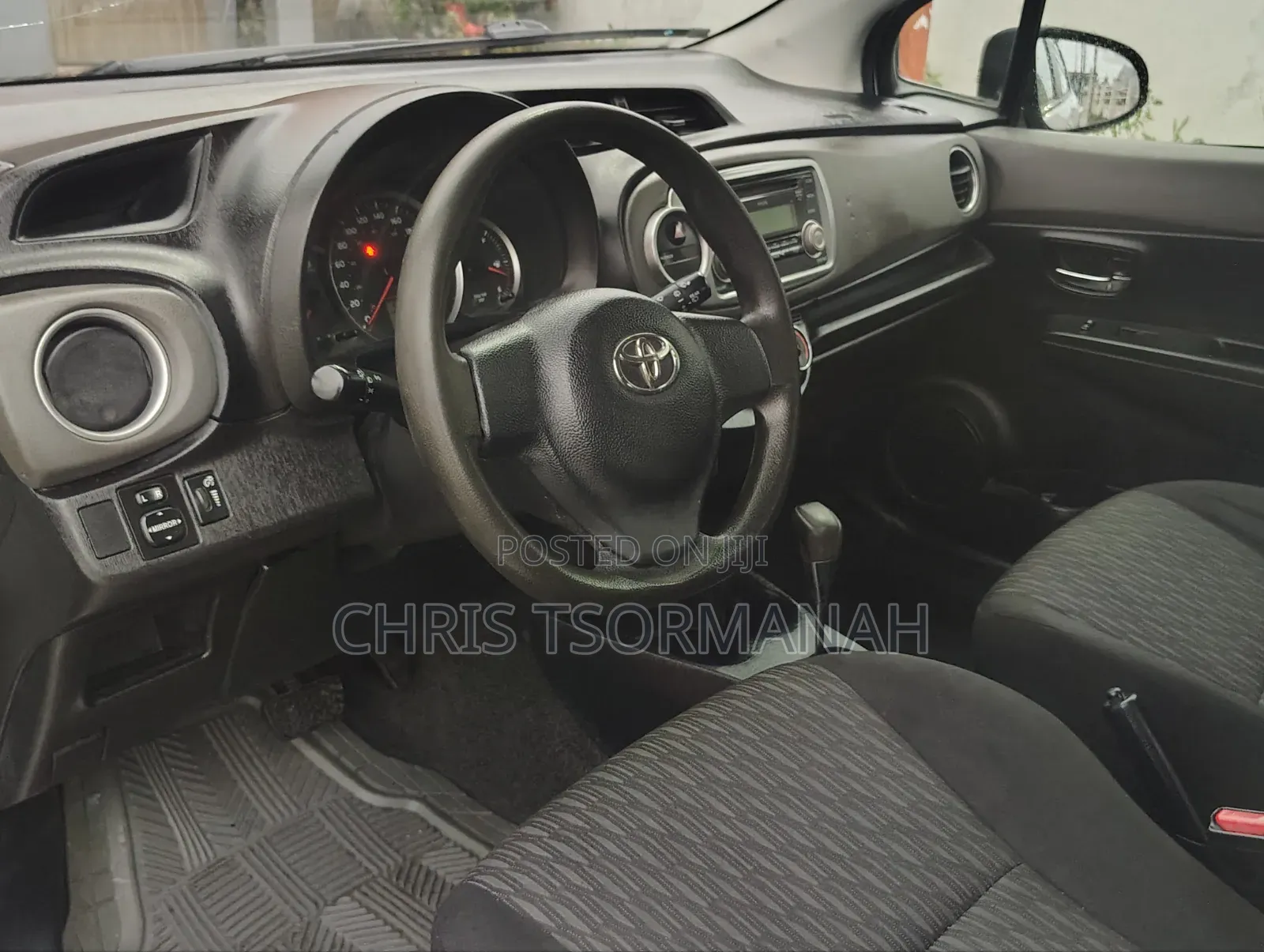 Toyota Yaris LE Hatchback 3dr 2014 Silver
