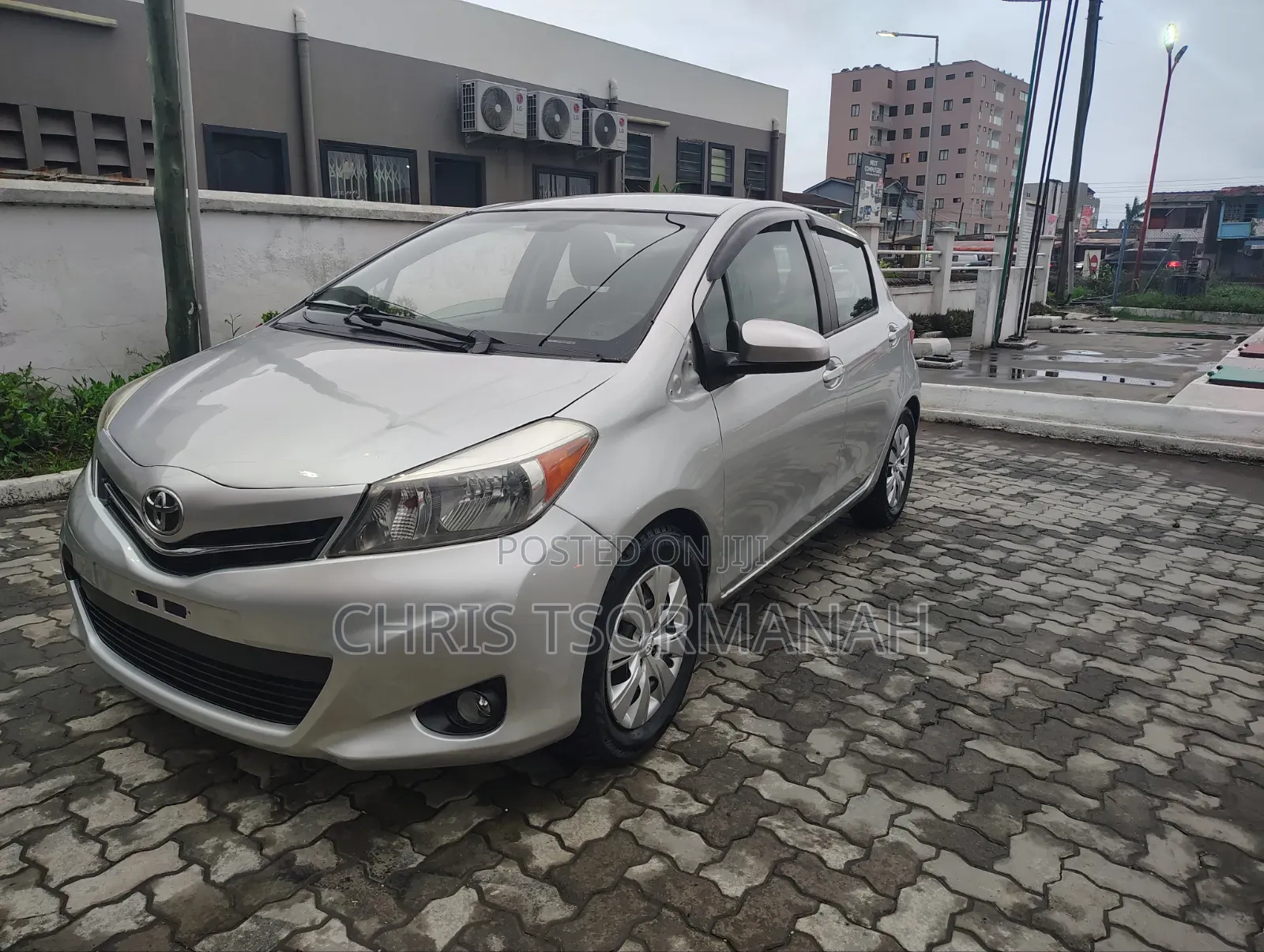 Toyota Yaris LE Hatchback 3dr 2014 Silver