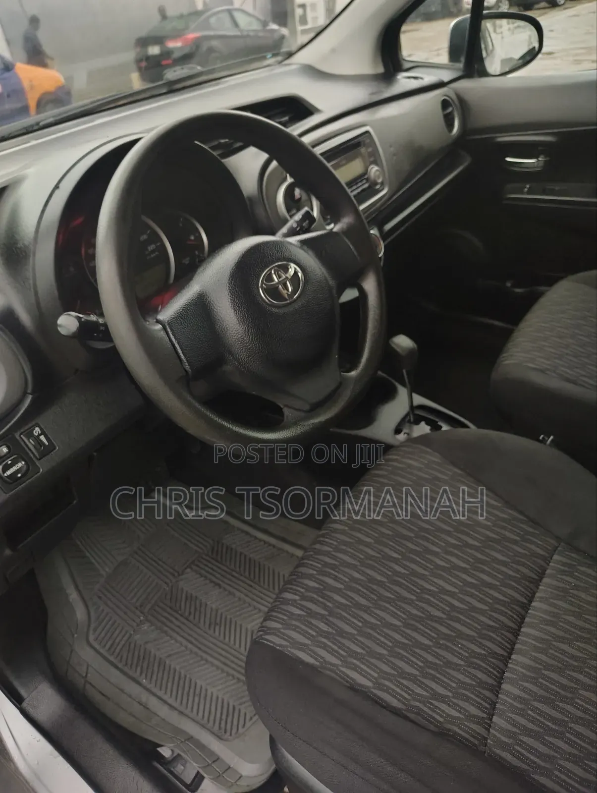 Toyota Yaris LE Hatchback 3dr 2014 Silver