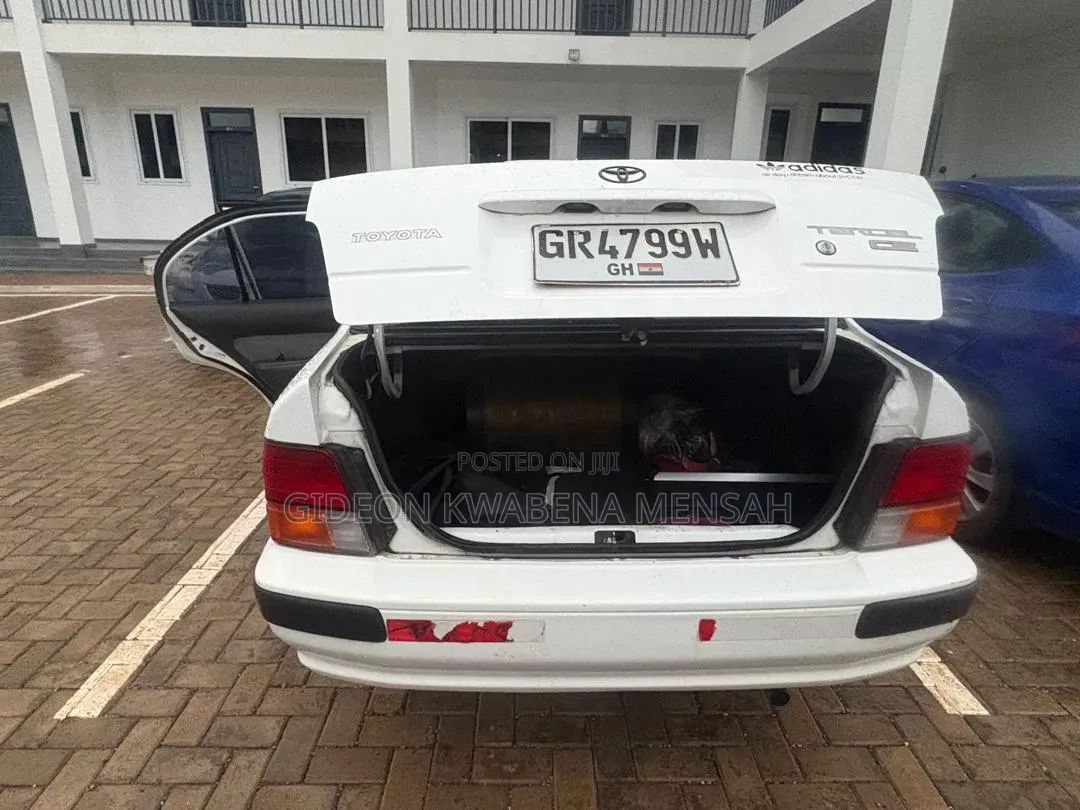 Toyota Corolla 1.6 Sedan 1997 White