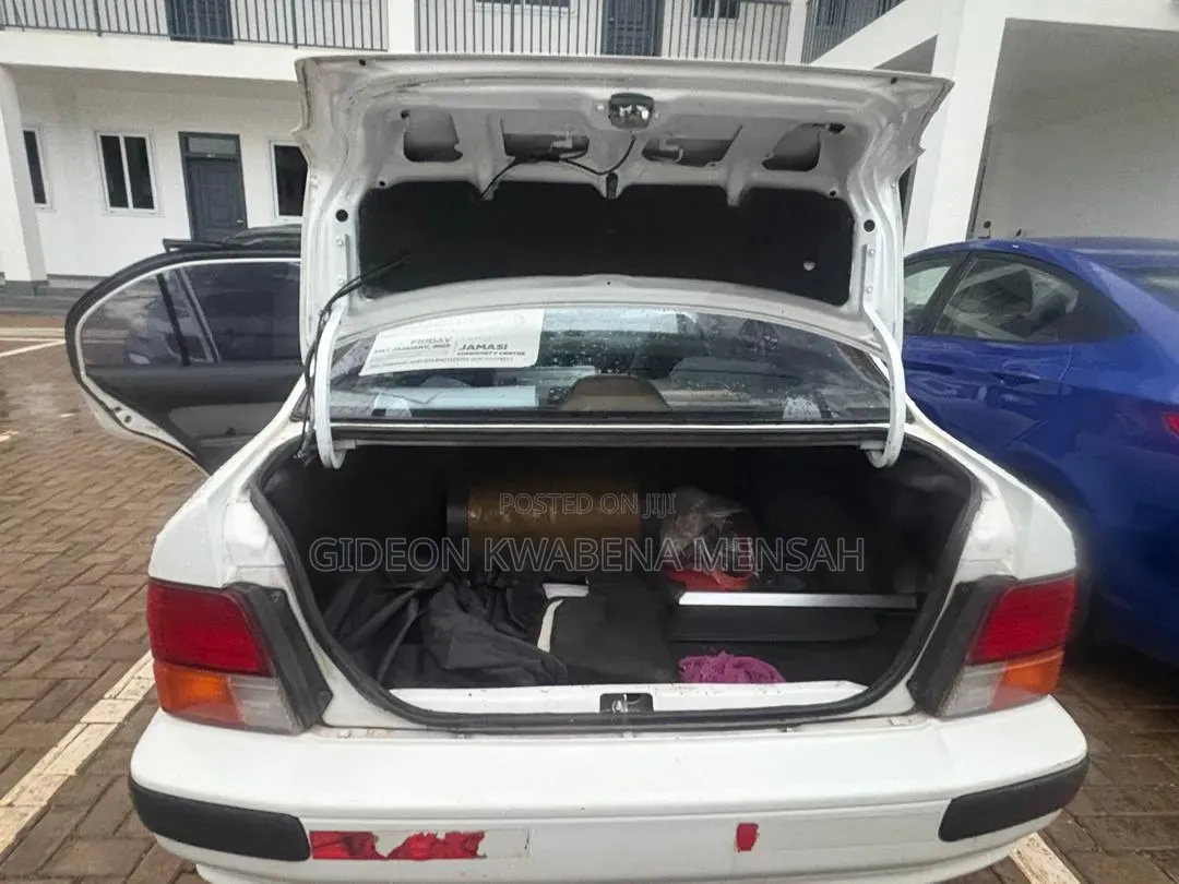 Toyota Corolla 1.6 Sedan 1997 White