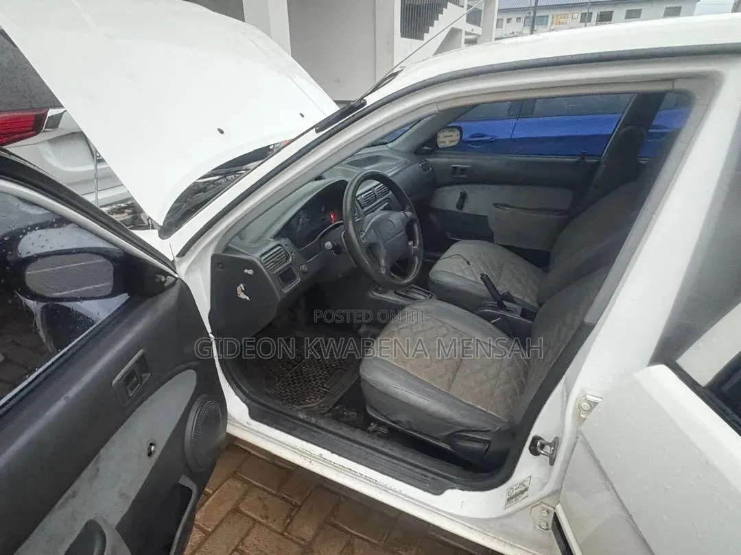 Toyota Corolla 1.6 Sedan 1997 White