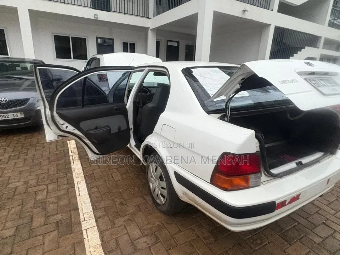 Toyota Corolla 1.6 Sedan 1997 White