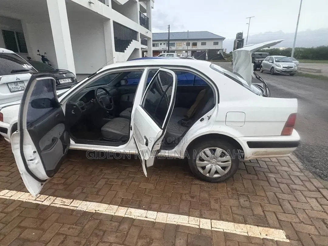 Toyota Corolla 1.6 Sedan 1997 White
