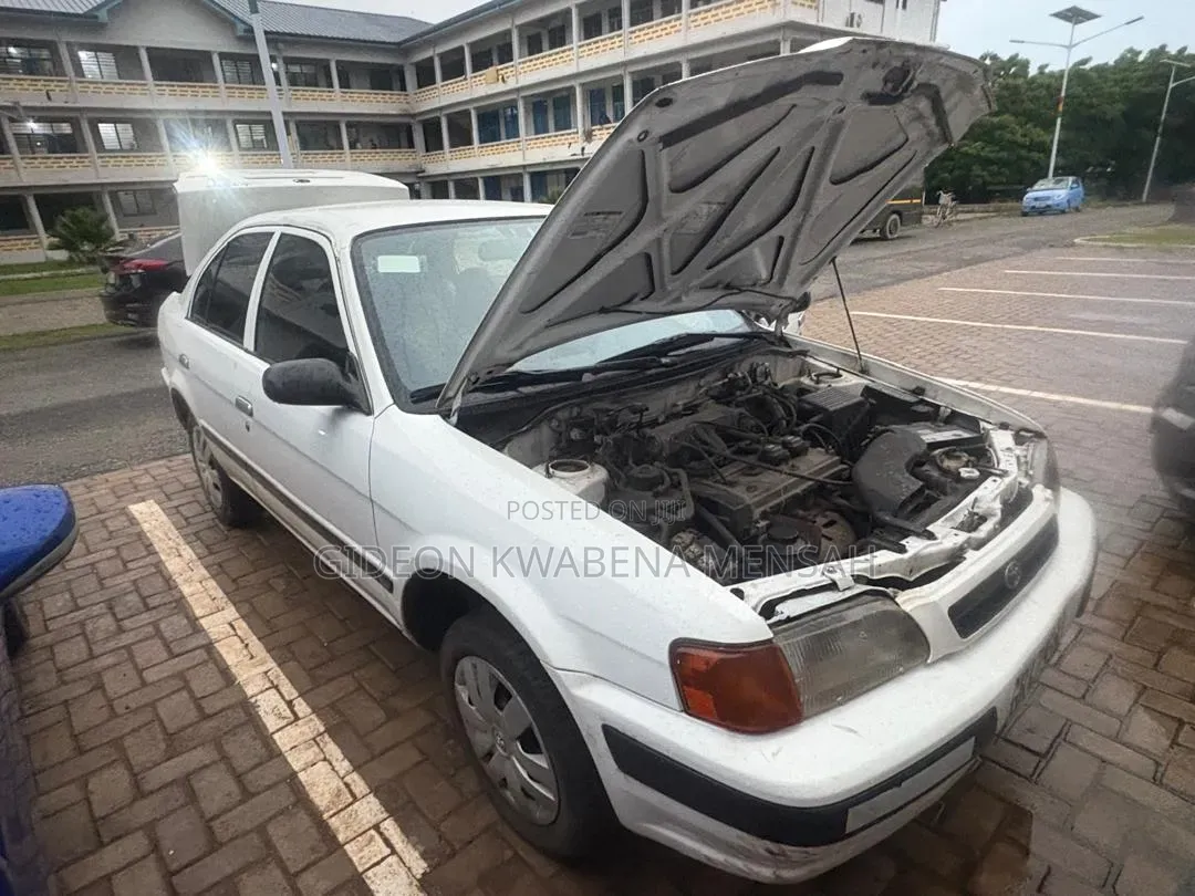 Toyota Corolla 1.6 Sedan 1997 White